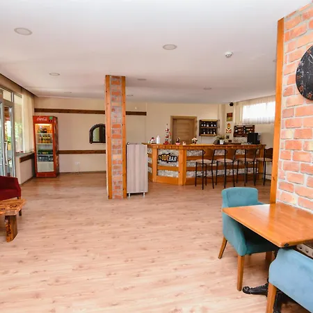 Karacan Park - Airport Szálloda 5*