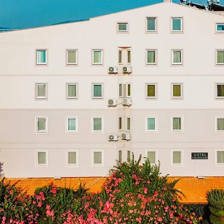Otel Karacan Park - Airport 5*